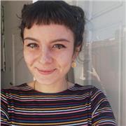 Studentessa laureata in belle arti offre lezioni di storia dell'arte